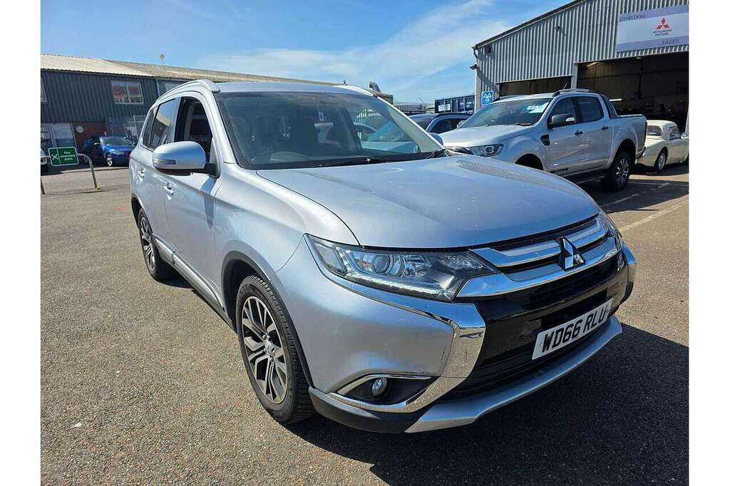 Mitsubishi Outlander Di-d 3 U5343 Ulez Silver