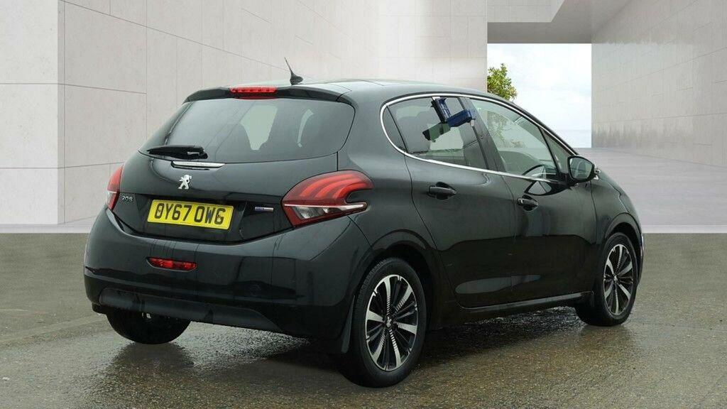 Peugeot 208 1.2 Puretech Allure Premium Euro 6 2017 Black #4