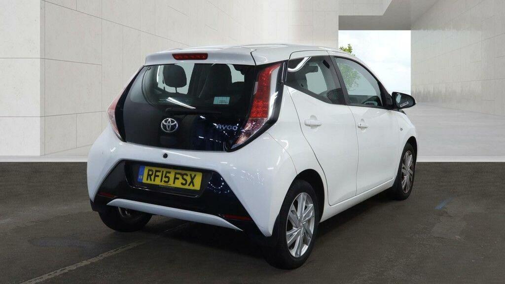 Toyota Aygo 1.0 Vvt-i X-pression X-wave Euro 5 Euro 5 201 White #4