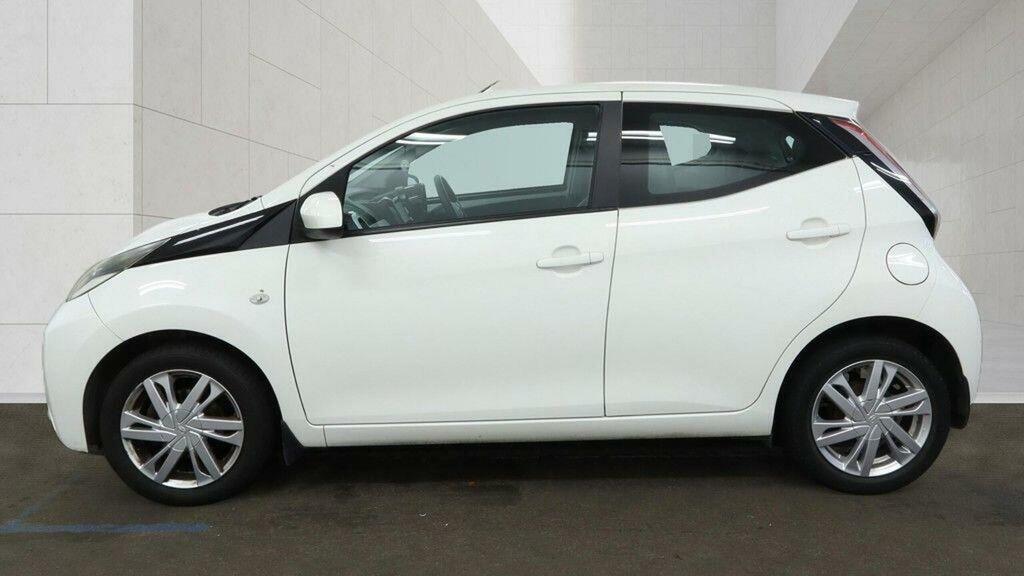 Toyota Aygo 1.0 Vvt-i X-pression X-wave Euro 5 Euro 5 201 White #6