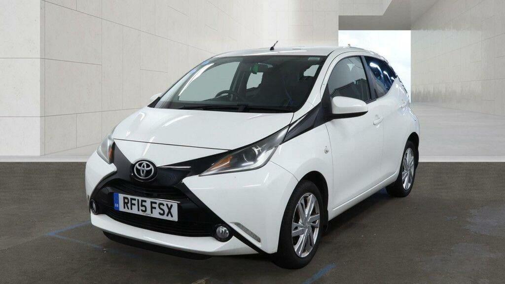Toyota Aygo 1.0 Vvt-i X-pression X-wave Euro 5 Euro 5 201 White #2