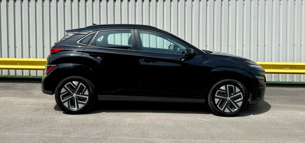 Hyundai Kona 39Kwh Se Connect 10.5Kw Charger BG21HNT Black #2