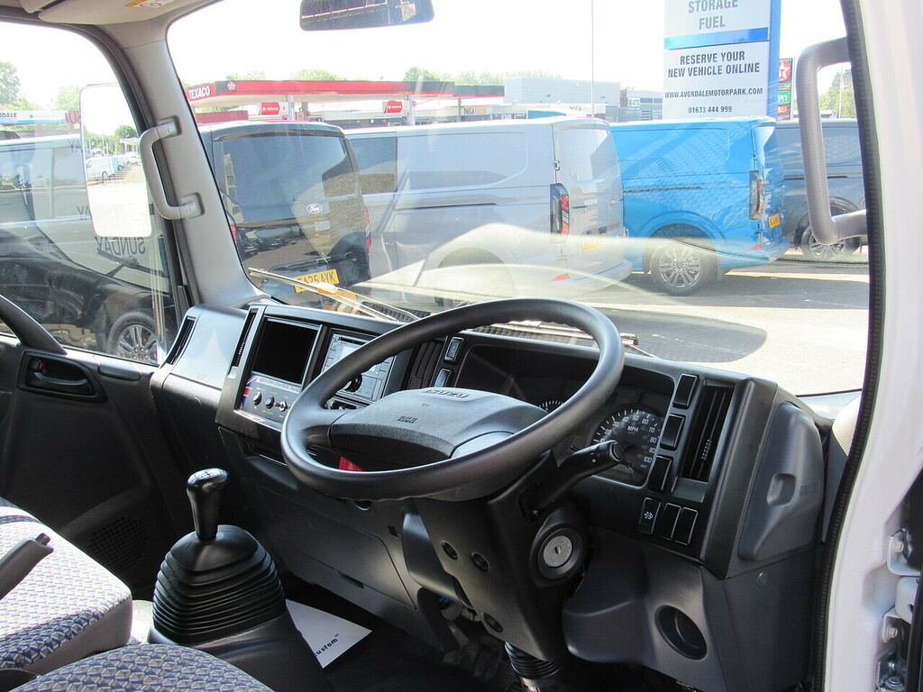 Isuzu 1.9D N35 Green Chassis Cab Rwd S LL23GKY White #3