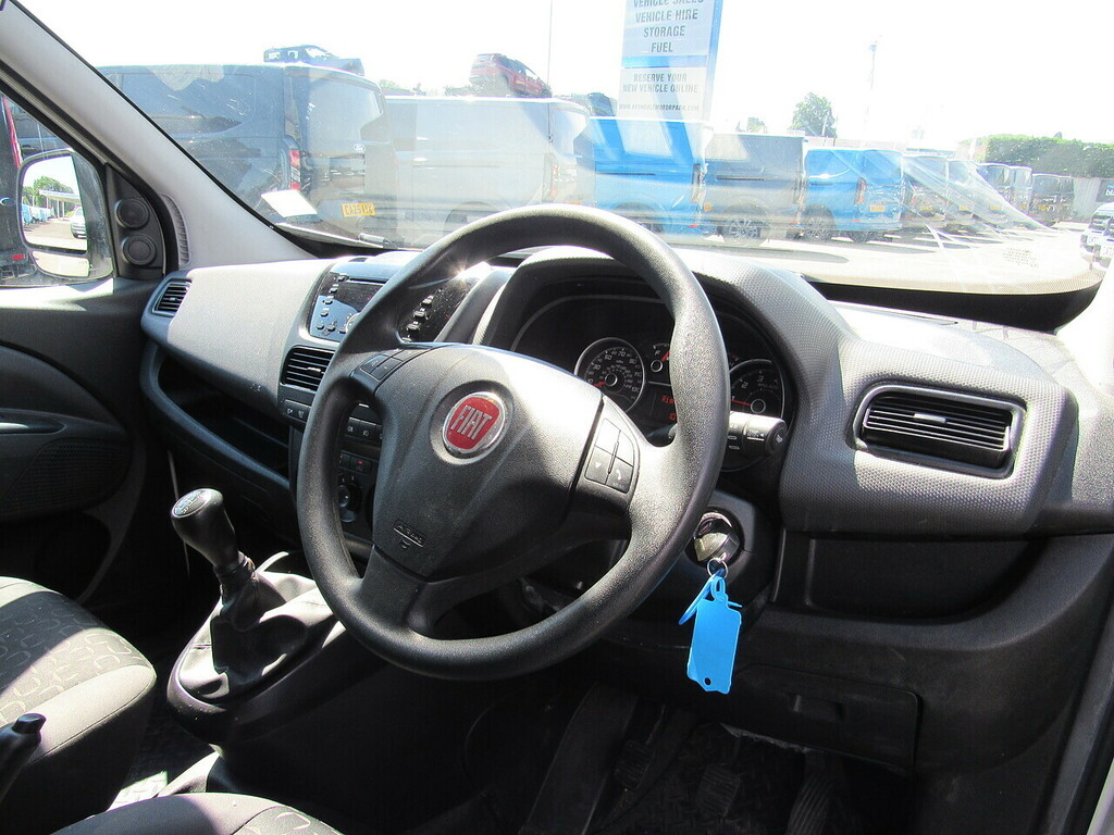 Fiat Doblo Multijetii Sx No Vat Van With Air Con White #2