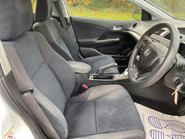 Honda Civic 1.8 I-vtec Se 140 Bhp White #4