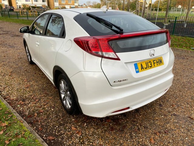 Honda Civic 1.8 I-vtec Se 140 Bhp White #6