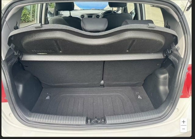 Hyundai I10 Hyundai Hatchback 1.2 Se Silver #7