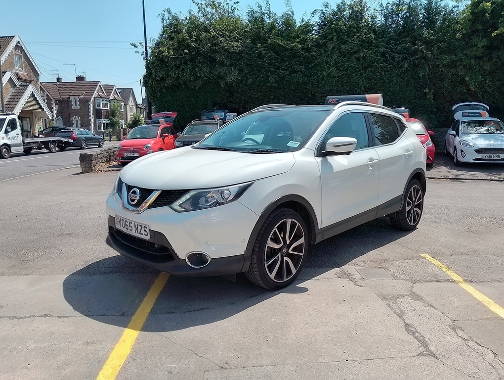 Nissan Qashqai Dci Tekna White #4