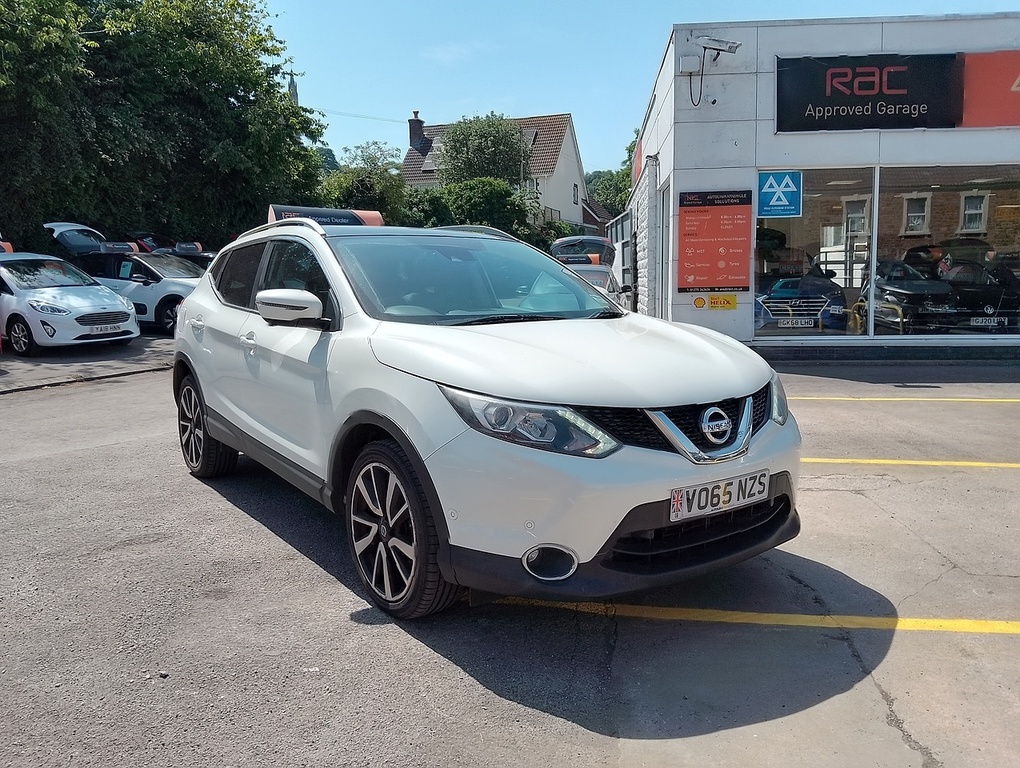 Nissan Qashqai Dci Tekna White #5