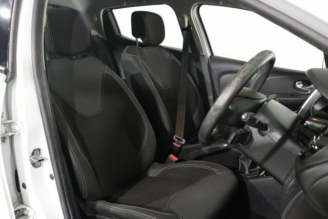 Renault Clio 1.2 16V Dynamique Nav Hatchback LV17AEW White #6