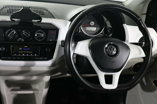 Volkswagen Up 1.0 Up Beats Hatchback Euro 6 SG67XOY White #4