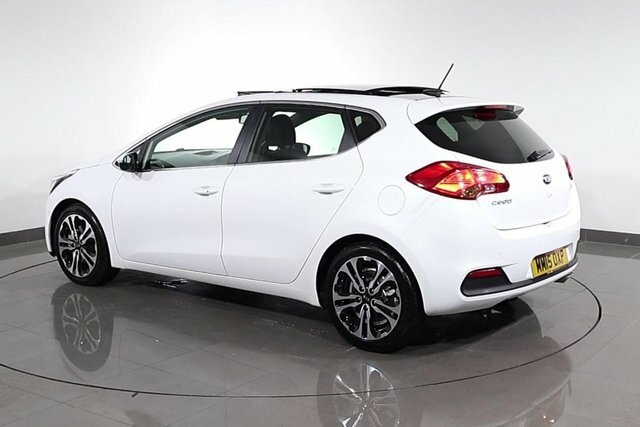 Kia Ceed 1.6 Crdi Ecodynamics 4 Tech Hatchback M White #6