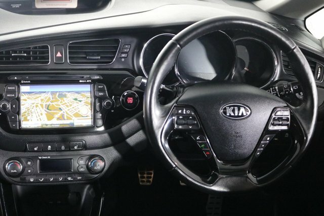 Kia Ceed 1.6 Crdi Ecodynamics 4 Tech Hatchback M White #4
