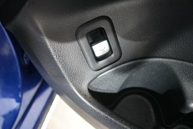 Mercedes-Benz C Class 2.0 C 300 Blue #44