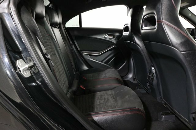 Mercedes-Benz CLA Class Cla 180 Amg Line Red #11