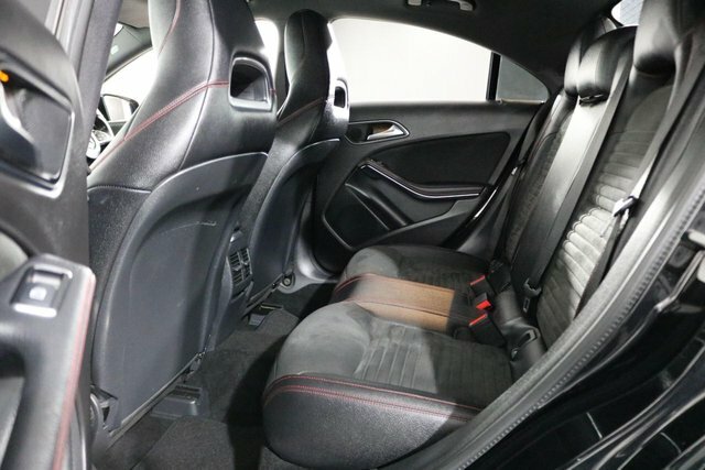 Mercedes-Benz CLA Class Cla 180 Amg Line Red #12