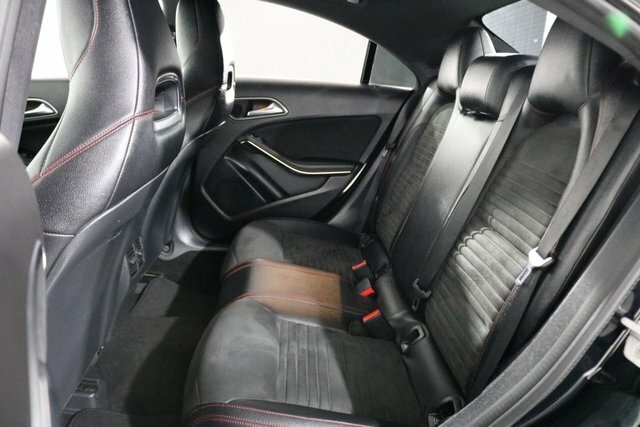 Mercedes-Benz CLA Class Cla 180 Amg Line Red #13