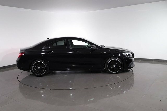 Mercedes-Benz CLA Class Cla 180 Amg Line Red #87