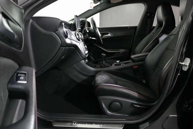 Mercedes-Benz CLA Class Cla 180 Amg Line Red #15