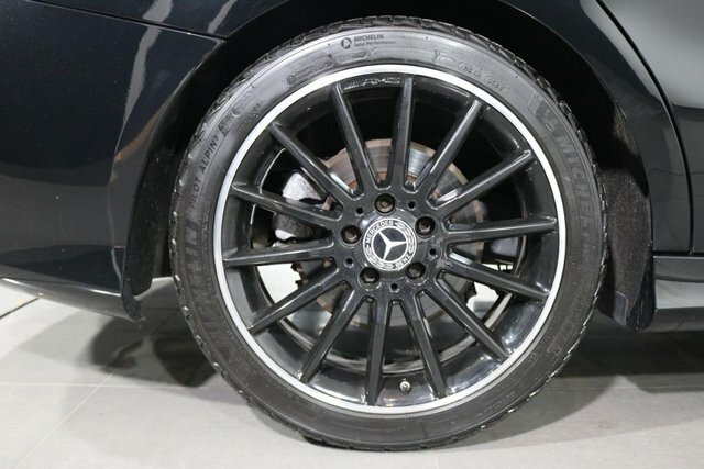 Mercedes-Benz CLA Class Cla 180 Amg Line Red #22