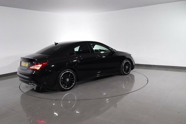 Mercedes-Benz CLA Class Cla 180 Amg Line Red #79