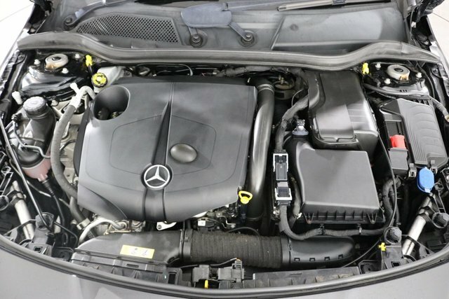 Mercedes-Benz CLA Class Cla 180 Amg Line Red #66