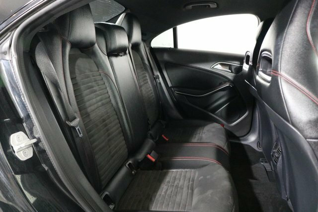 Mercedes-Benz CLA Class Cla 180 Amg Line Red #10