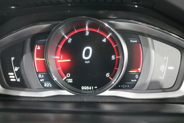 Volvo XC60 B5 R-design Red #28