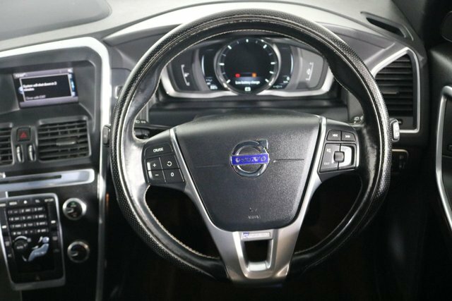 Volvo XC60 B5 R-design Red #27