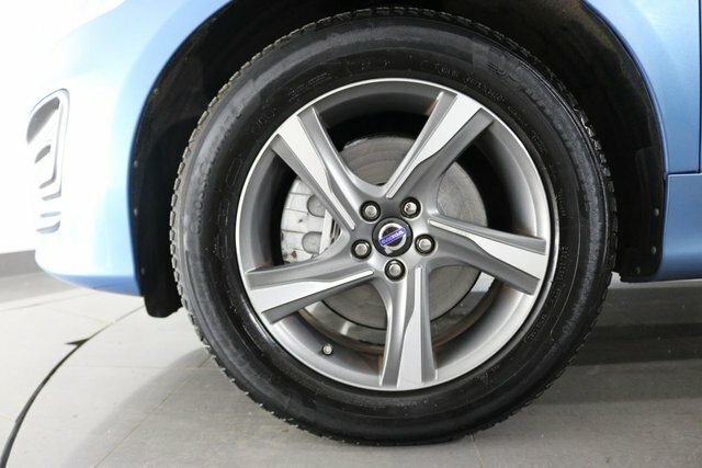 Volvo XC60 B5 R-design Red #13