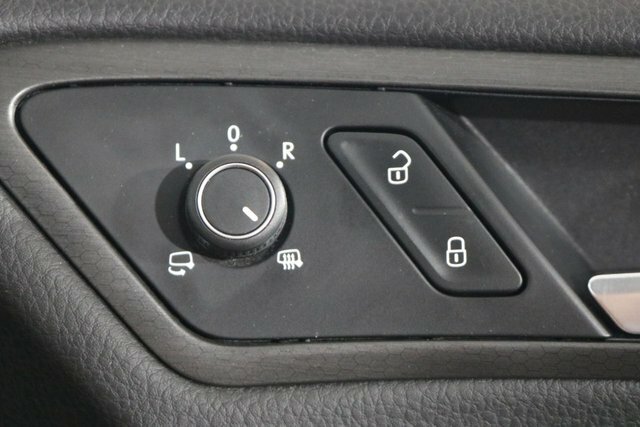 Volkswagen e-Golf 1.4 Tsi 8.7Kwh Gte Hatchback Plug-in Hy Black #64