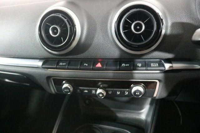 Audi A3 1.5 Tfsi 35 Black Edition Sportback S T White #33