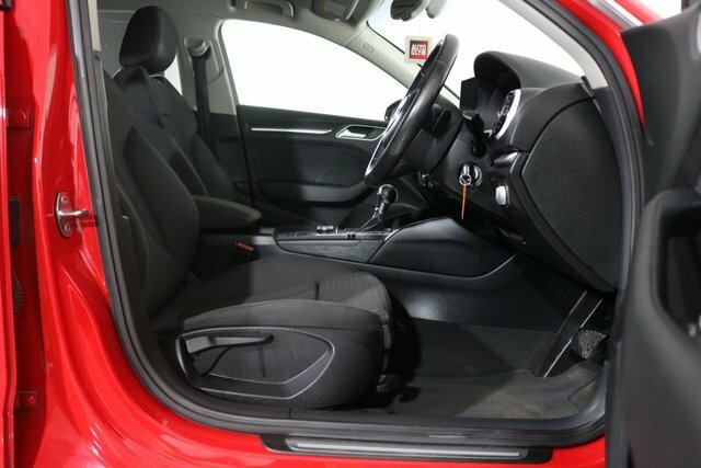 Audi A3 1.5 Tfsi 35 Black Edition Sportback S T White #22