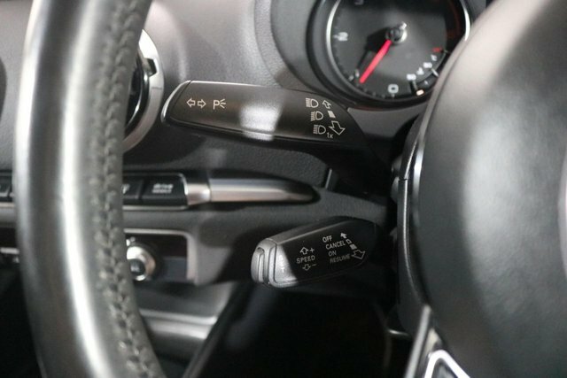 Audi A3 1.5 Tfsi 35 Black Edition Sportback S T White #41
