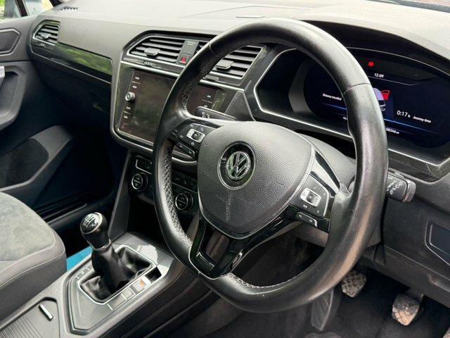 Volkswagen Tiguan 2.0 Tdi Sel Suv VA68GBY Grey #4