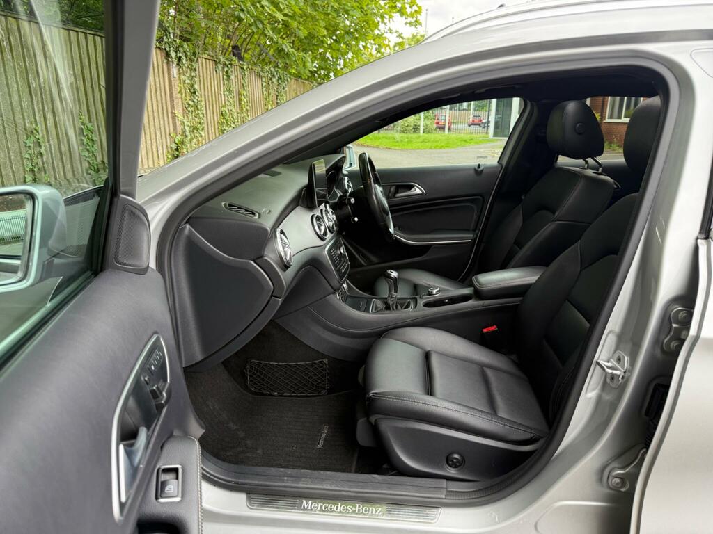 Mercedes-Benz GLA Class Amg Line Grey #38