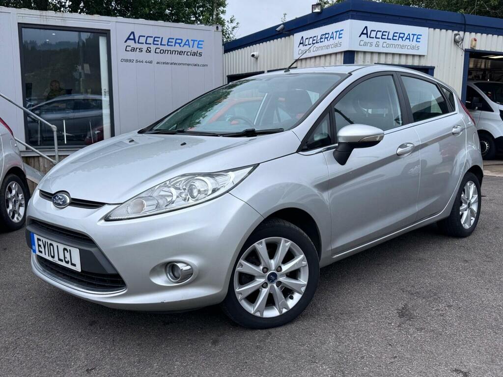 Ford Fiesta Hatchback 1.4 Zetec 201010 Silver