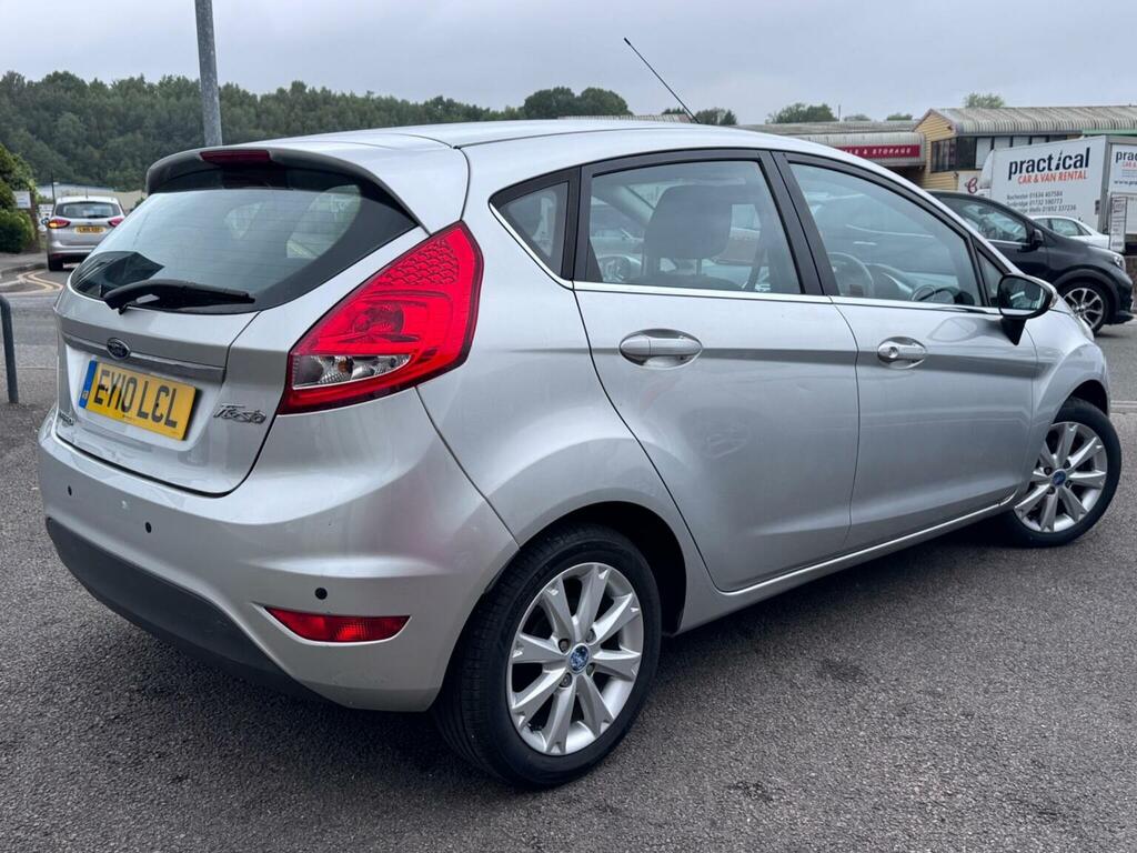 Ford Fiesta Hatchback 1.4 Zetec 201010 Silver #3