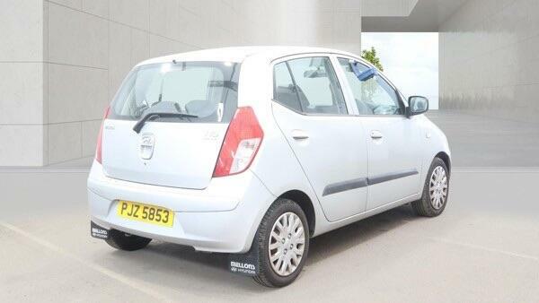 Hyundai I10 Es Silver #4