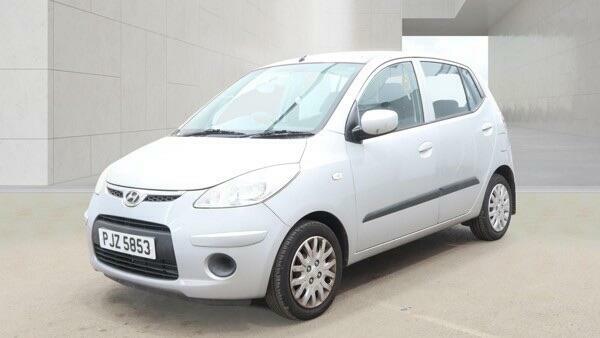 Hyundai I10 Es Silver #2