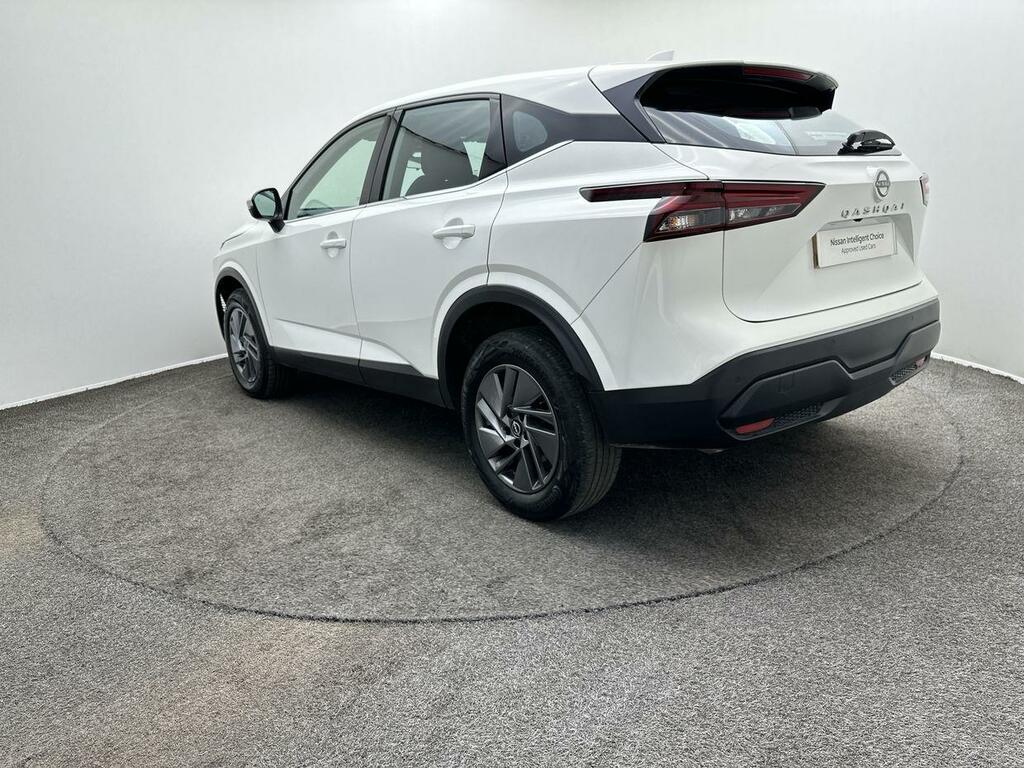 Nissan Qashqai 1.3 Dig-t Mh Acenta Premium DN23UYC White #6