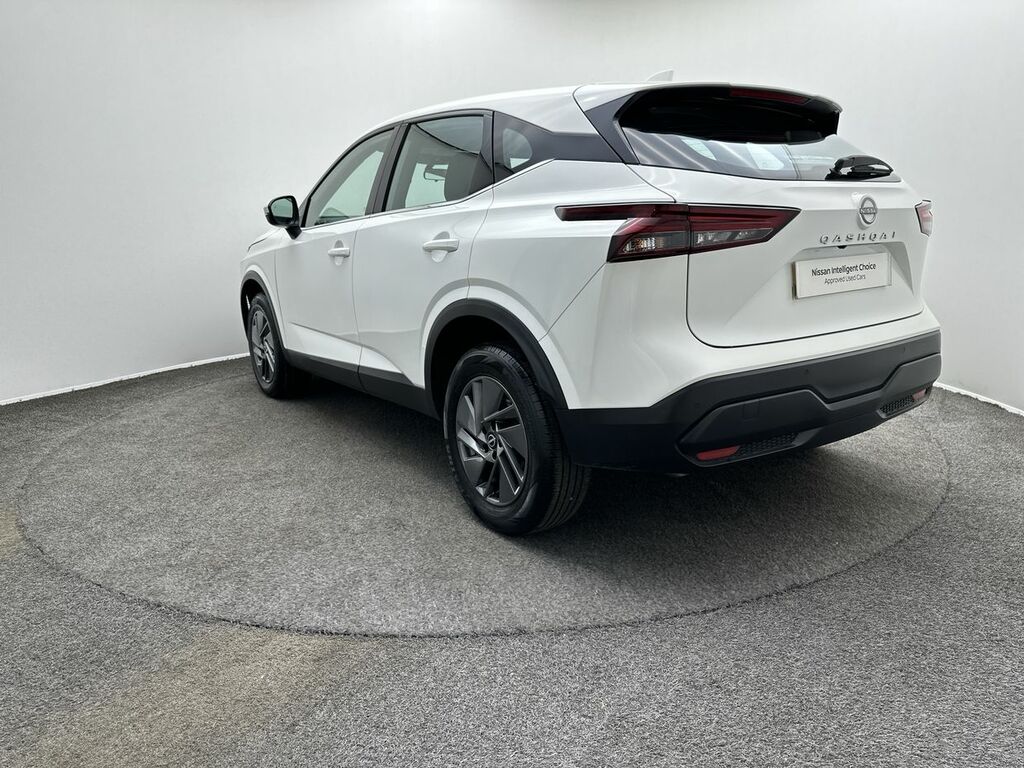 Nissan Qashqai 1.3 Dig-t Mh Acenta Premium GP23WDU White #6