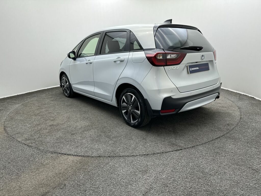 Honda Jazz 1.5 I-mmd Hybrid Advance Ecvt White #4