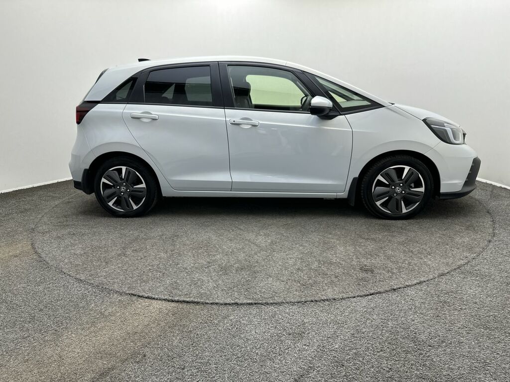 Honda Jazz 1.5 I-mmd Hybrid Advance Ecvt White #6