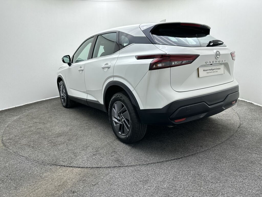 Nissan Qashqai 1.3 Dig-t Mh Acenta Premium DS23GVK White #6