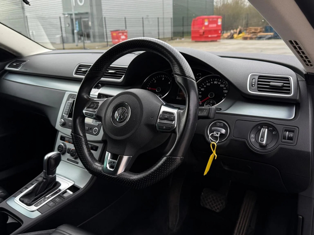 Volkswagen CC Saloon 2.0 Tdi Bluemotion Tech R-line Dsg Euro 5 Blue