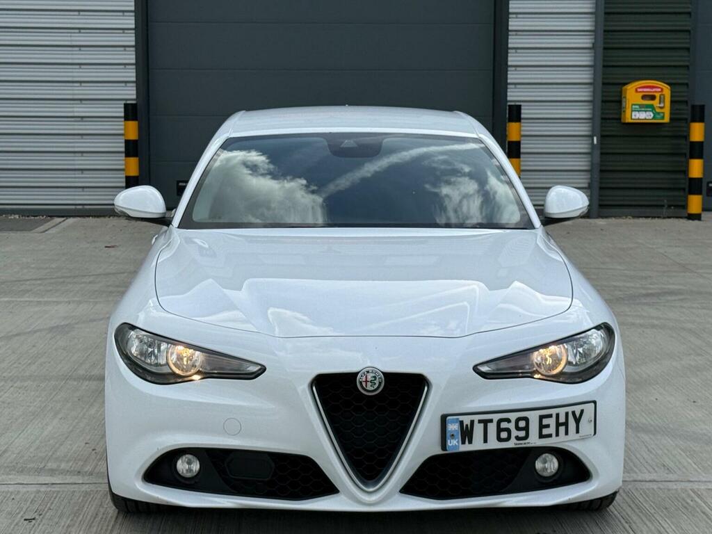 Alfa Romeo Giulia Saloon 2.2 Td Super Euro 6 Ss 202069 WT69EHY White #5