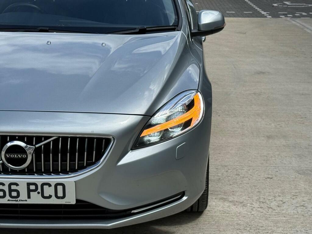 Volvo V40 Hatchback 2.0 D2 Inscription Euro 6 Ss 201 KM66PCO Silver #2