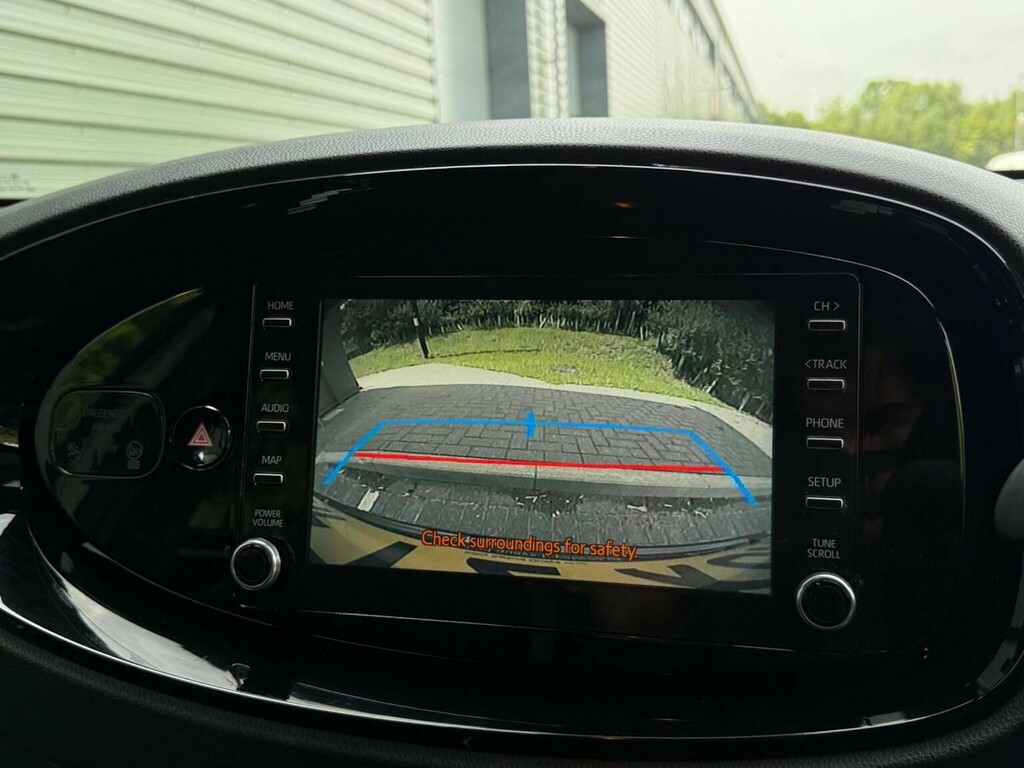 Toyota Aygo X Hatchback 1.0 Vvt-i Edge Euro 6 Ss 202272 MF72XUM Green #3
