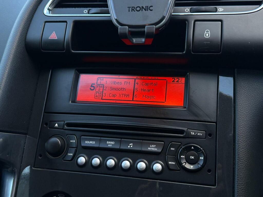 Peugeot 3008 Active Hdi 5-Door Red #21